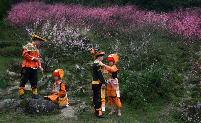 Trang phục Dao Lô Gang.