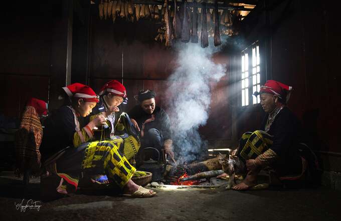 Đồng bào Dao Lù Gang trên đỉnh Mẫu Sơn.