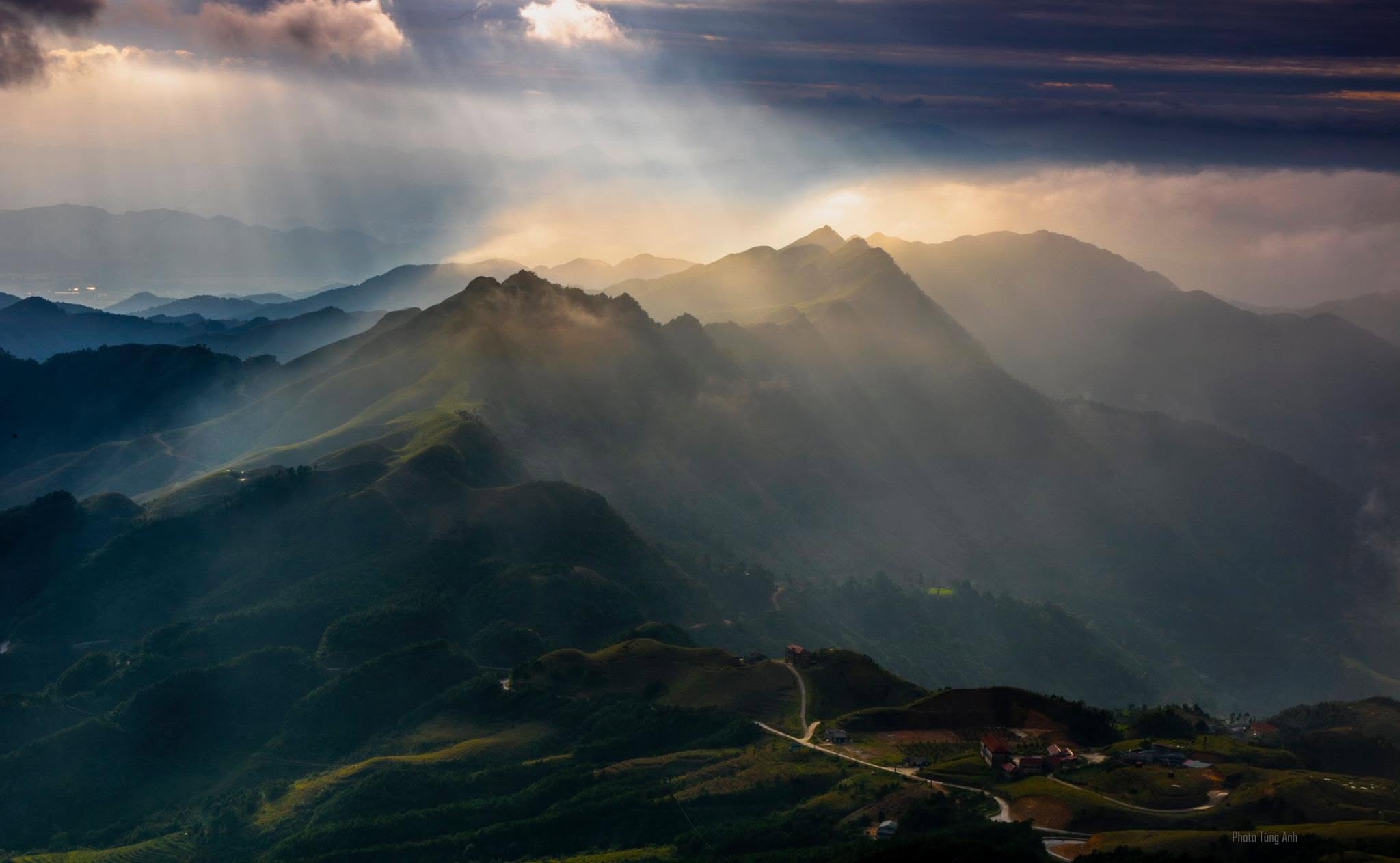 Núi Mẫu Sơn trong biển mây