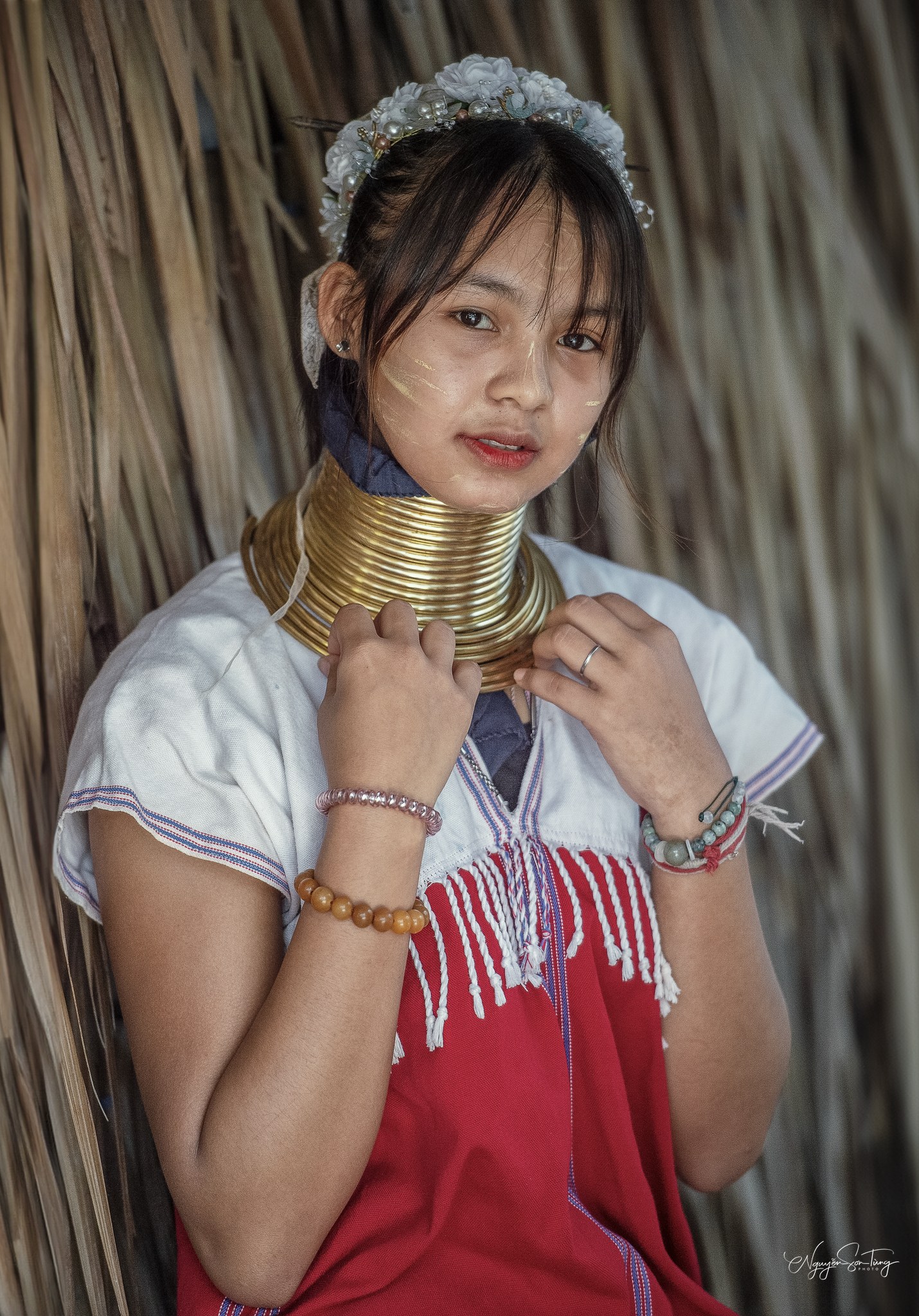 NGƯỜI CỔ DÀI KAYAN