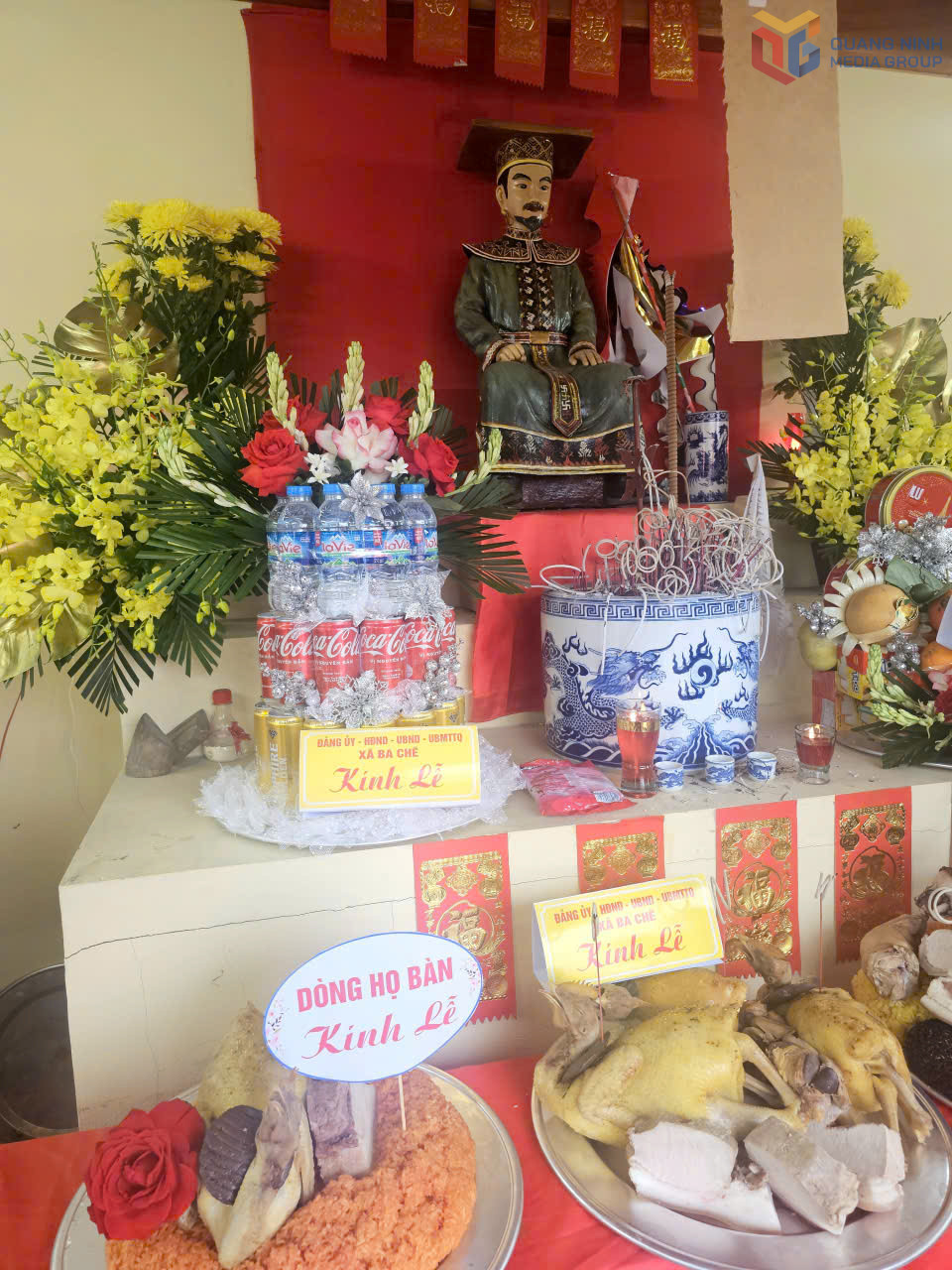 Tượng Bàn Vương tại gian thờ chính, lễ hội Bàn Vương ở Ba Chẽ, Quảng Ninh