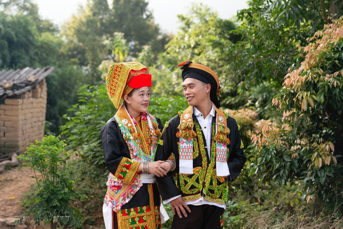 Dưới tấm khăn Tầm Phjả — Đám cưới đêm của người Dao ở Mẫu Sơn