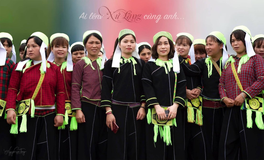 Tập thể ngày hội